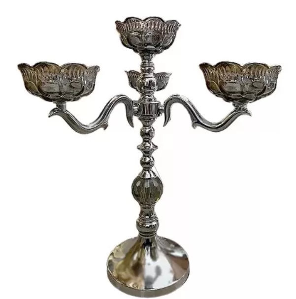 5 - Candelabro Prateado em Metal e Cristal - Camicado